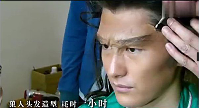 Gương mặt của Trương Hàn được hóa trang rất kỹ lưỡng.
