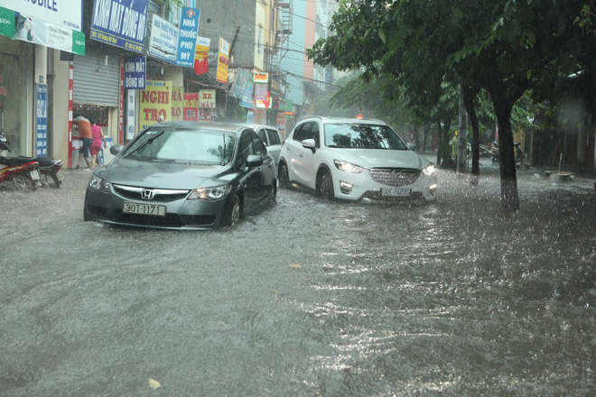 Áp thấp nhiệt đới mạnh lên thành bão, Nam Bộ có mưa dông - 1