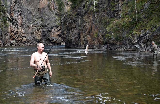 Putin cởi trần, tận hưởng kỳ nghỉ hè tràn đầy ánh nắng - 1