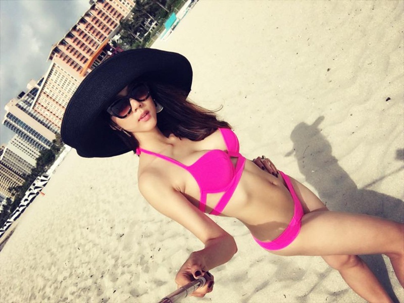 &#34;Mòn mắt&#34; vì gái 1 con Ngọc Quyên mặc bikini, mẹ bỉm sữa &#34;phát hờn&#34; - 14