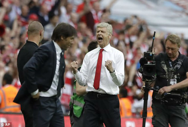 Arsenal đấu Siêu cúp Anh: Wenger chế nhạo fan nhà - 3