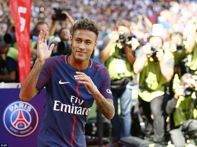 Có Neymar, fan PSG khiến sao Barca “giận sôi máu” - 1