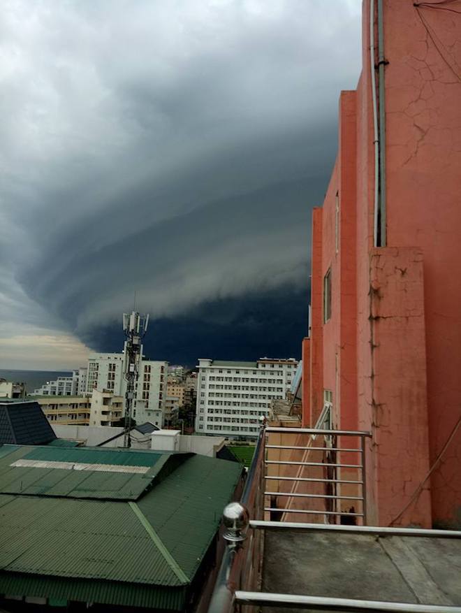 Mây kỳ quái tựa UFO xuất hiện ở Sầm Sơn: Nhìn thấy từ xa hàng chục km - 7