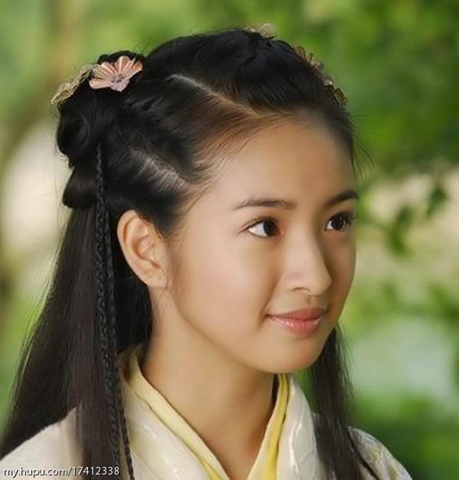 Lâm Y Thần cũng có dịp thử sức với vai diễn Hoàng Dung trong “Anh hùng xạ điêu” bản 2008.