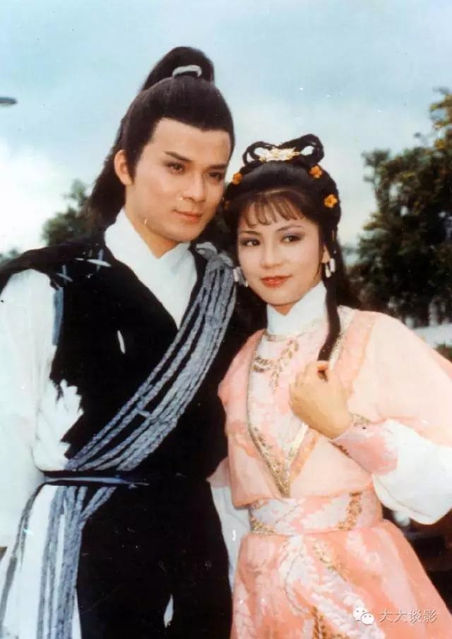 Cô và bạn diễn Huỳnh Nhật Hoa (vai Quách Tĩnh) được mệnh danh là cặp tiên đồng ngọc nữ thập niên những năm 80.