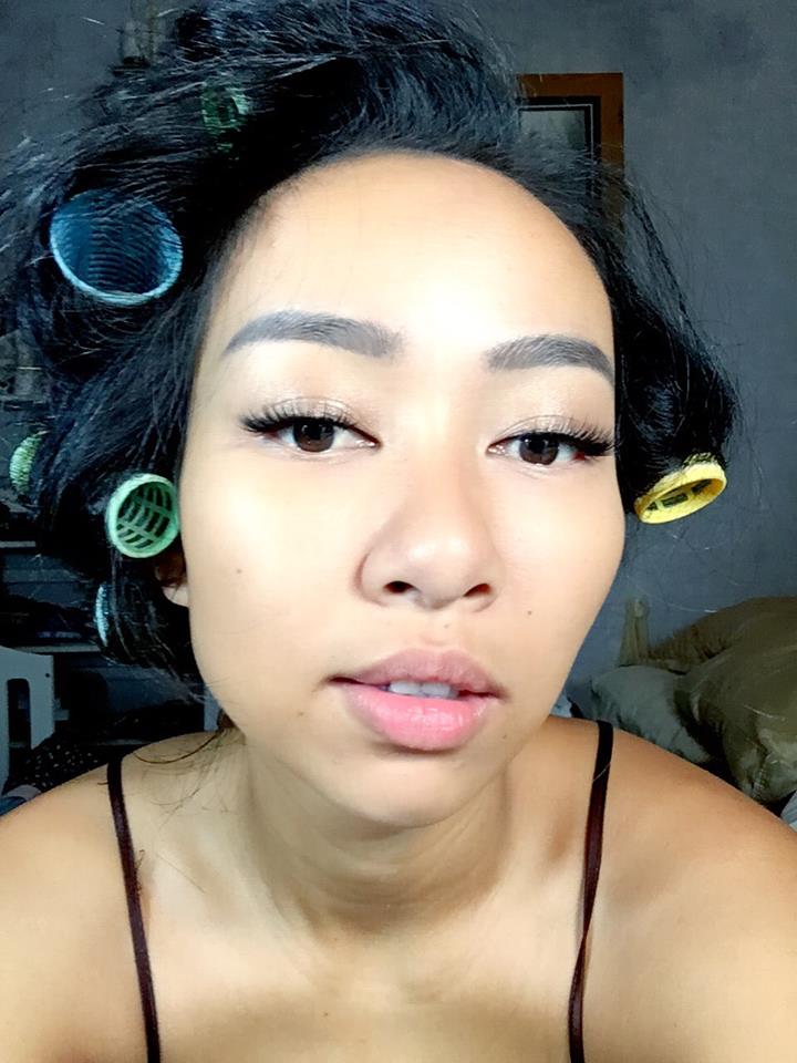 Mr Đàm thản nhiên bế "gái đẹp" vào lòng trước trăm ánh mắt - 3