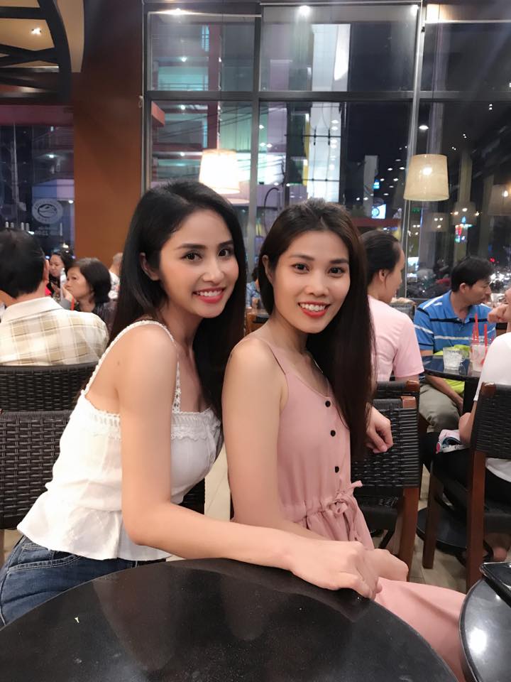 Mr Đàm thản nhiên bế "gái đẹp" vào lòng trước trăm ánh mắt - 9