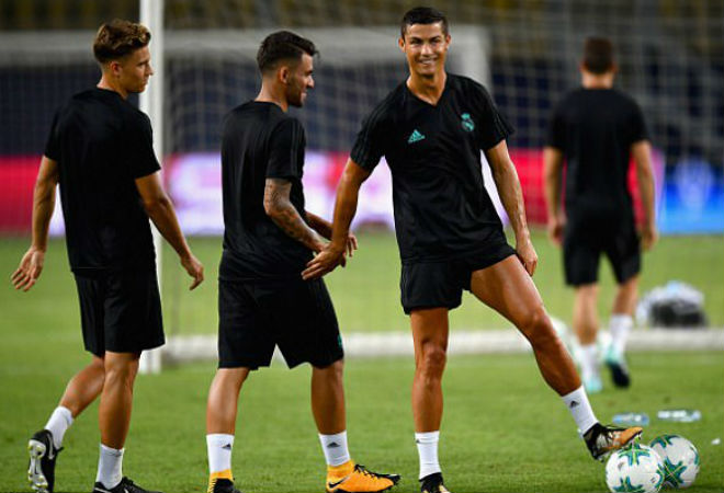Siêu cúp châu Âu Real - MU: Ronaldo khoe 6 múi, tập sung chờ tái xuất - 1