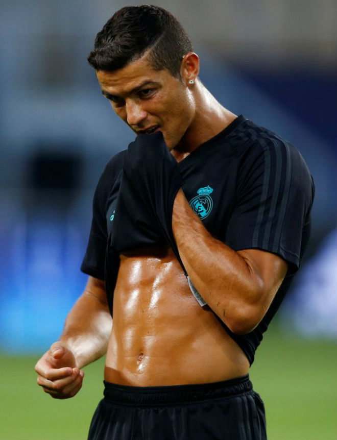 Siêu cúp châu Âu Real - MU: Ronaldo khoe 6 múi, tập sung chờ tái xuất - 5