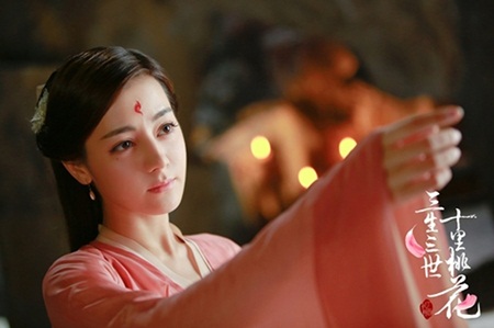 Địch Lệ Nhiệt Ba: "Hoa tuyết Tân Cương" xinh đẹp của màn ảnh Hoa ngữ - 4