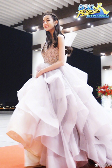 Địch Lệ Nhiệt Ba: "Hoa tuyết Tân Cương" xinh đẹp của màn ảnh Hoa ngữ - 6