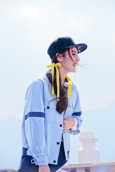 Địch Lệ Nhiệt Ba: "Hoa tuyết Tân Cương" xinh đẹp của màn ảnh Hoa ngữ - 7