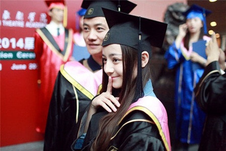 Địch Lệ Nhiệt Ba: "Hoa tuyết Tân Cương" xinh đẹp của màn ảnh Hoa ngữ - 9