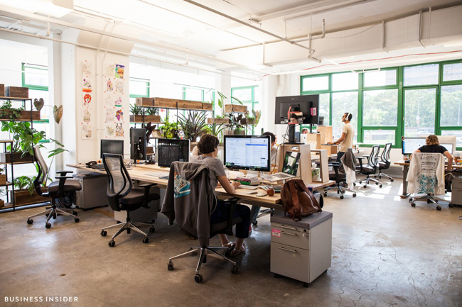 Trụ sở chính của Etsy nằm ở Brooklyn, nước Mỹ, công ty này đã kí hợp đồng 10 năm với 1 tòa nhà 9 tầng và dành trọn nó với diện tích lên tới 18.580 m2 để làm văn phòng làm việc cho hơn 500 nhân viên.