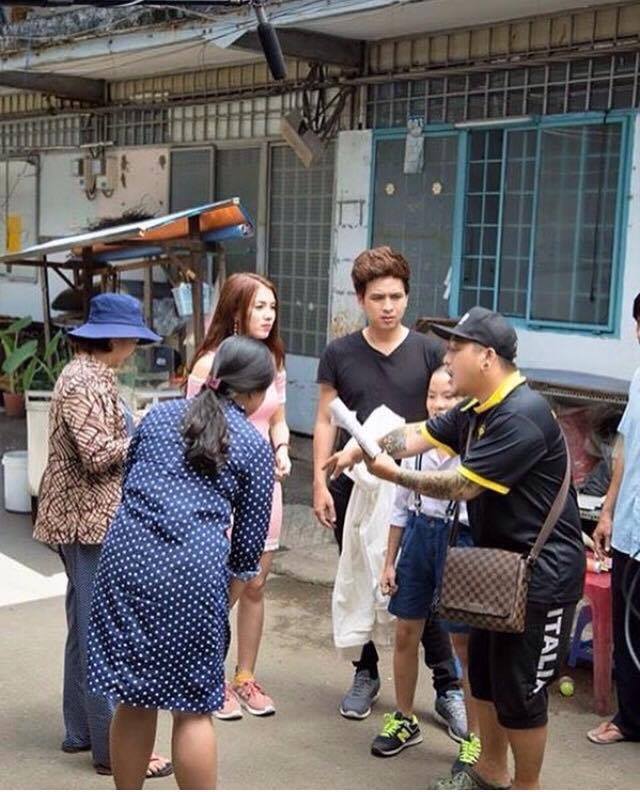 Phương Thanh vẫn cười tươi rói dù bị thu xe - 11