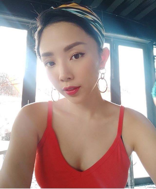 Phương Thanh vẫn cười tươi rói dù bị thu xe - 12