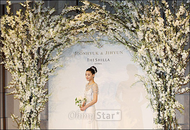 Choáng với hậu trường tiệc cưới tiền tỷ của Song Hye Kyo - Song Joong Ki - 11