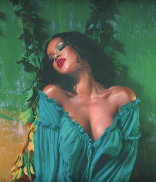 Những bộ cánh “nhìn hết muốn ăn thịt mỡ” của Rihanna! - 5