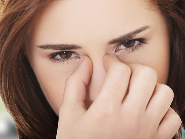 Sởn gai ốc khi biết những tác hại của việc nhịn hắt hơi - 3