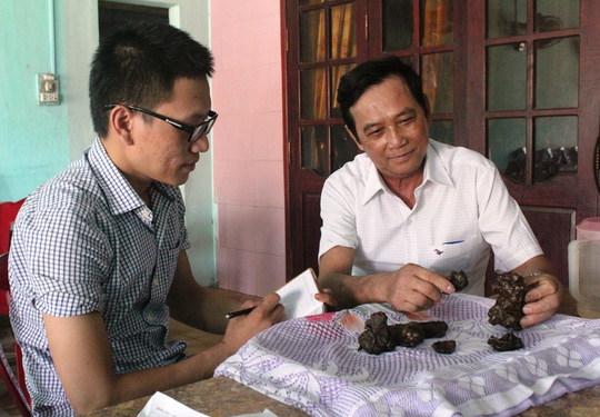 Mổ dê, phát hiện 7 vật thể lạ nghi là "dương bảo" quý hiếm - 2