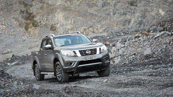 Khuyến mại đặc biệt dành cho Navara EL và Navara VL trong tháng 8 - 4