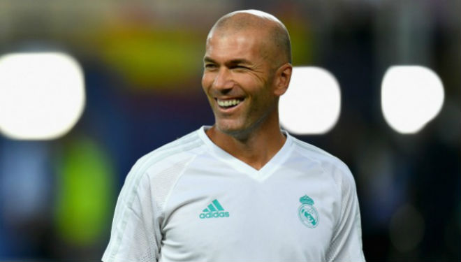 Chuyển nhượng Real 12/8: Zidane tăng lương gấp đôi, ở lại thêm 3 mùa - 1