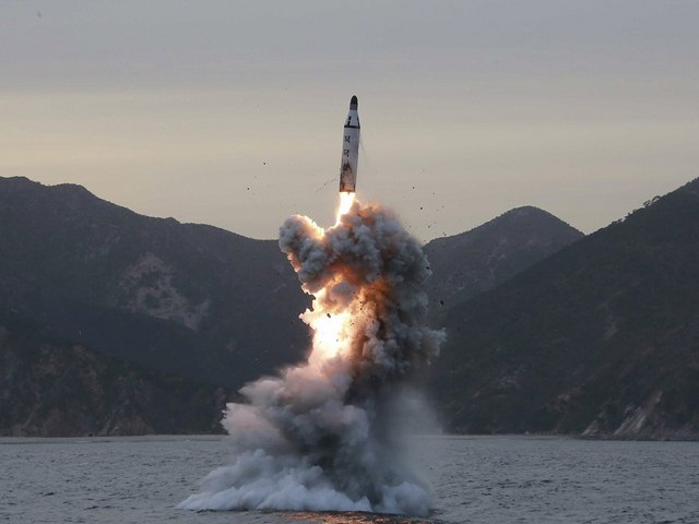 Bắn tên lửa Triều Tiên, Mỹ được và mất gì? - 1