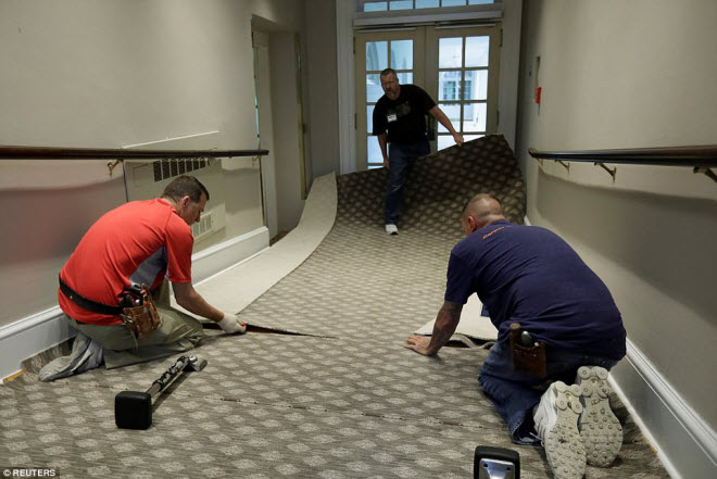 Nhà Trắng thành "đại công trường" khi ông Trump đi nghỉ - 8