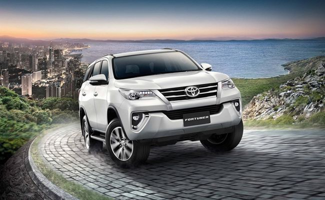 Toyota Fortuner 2017 có giá chỉ từ 846 triệu đồng - 1