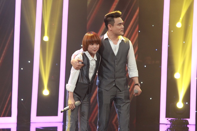 Cha quán quân Vietnam Idol Kids bất ngờ khoe giọng ca &#34;không phải dạng vừa&#34; - 1