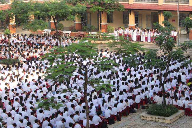 Học sinh lớp 1 mếu máo, bỡ ngỡ ngày đầu tựu trường - 11