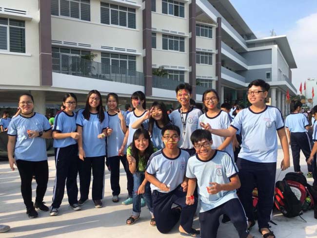 Học sinh lớp 1 mếu máo, bỡ ngỡ ngày đầu tựu trường - 2