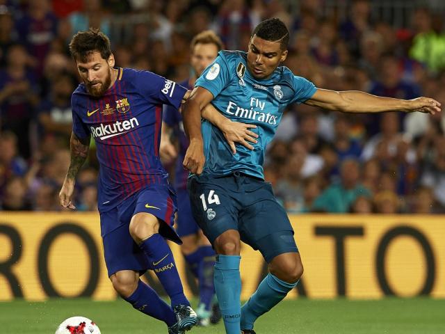 Barca mơ ngược dòng Real: Messi ”chửi thề” xốc tinh thần cả đội