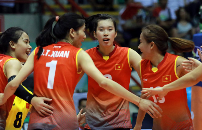 Bóng chuyền nữ châu Á: Việt Nam - Nhật Bản, set 2 &#34;như 1 trò đùa&#34; - 1