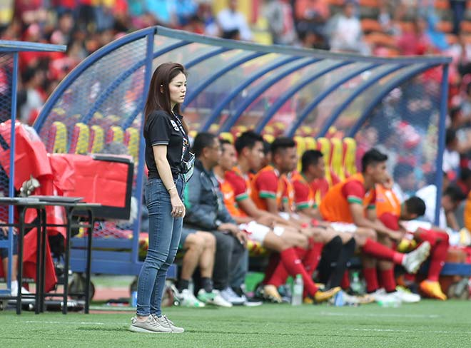 Sếp nữ xinh đẹp U22 Thái Lan ngẩn ngơ vì “vua” SEA Games bị hòa - 1