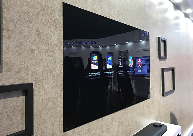 LG trình làng TV OLED siêu mỏng với âm thanh vòm đầu tiên trên TG - 1