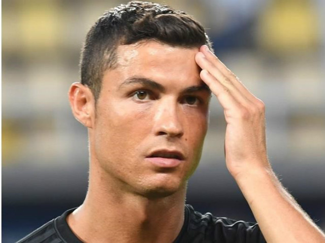 Ronaldo treo giò 5 trận: Liên tục vận đen vì bị... ”quỷ ám”