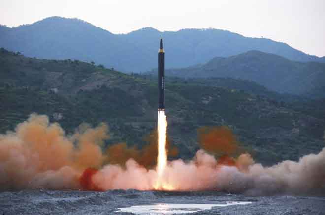 Ukraine: Có người khác đưa động cơ tên lửa cho Triều Tiên - 1