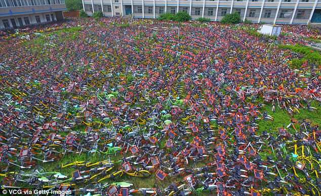 Video: Choáng với nghĩa địa xe đạp vô chủ ở Trung Quốc - 1