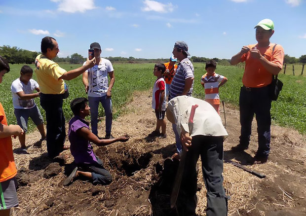 Mexico: Dân làng tá hỏa vì “cổng đến địa ngục” xuất hiện - 3