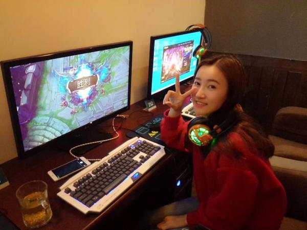 Hot girl TQ làm "dịch vụ đặc biệt" kiếm trăm triệu/tháng - 15