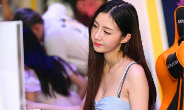 Hot girl TQ làm "dịch vụ đặc biệt" kiếm trăm triệu/tháng - 4