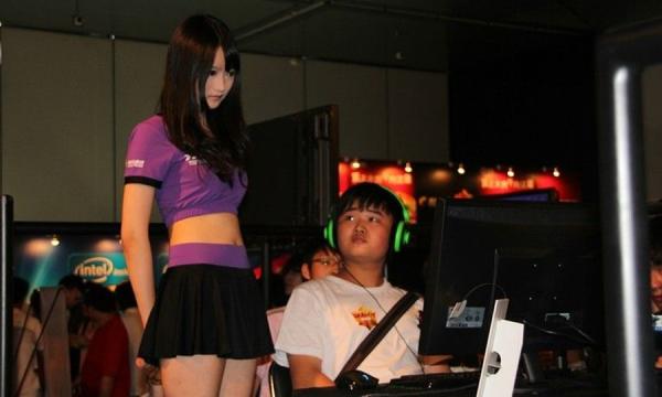 Hot girl TQ làm "dịch vụ đặc biệt" kiếm trăm triệu/tháng - 6