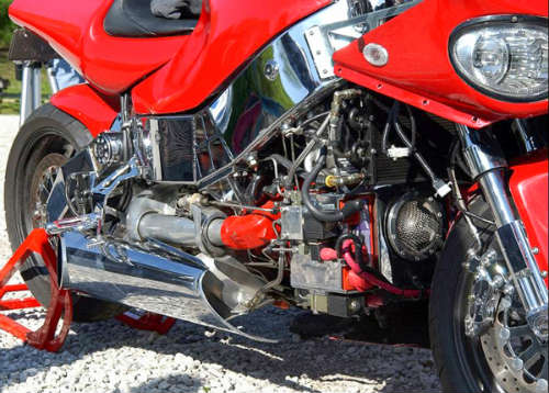 Kinh hoàng môtô MTT 420RR mang động cơ trực thăng - 3