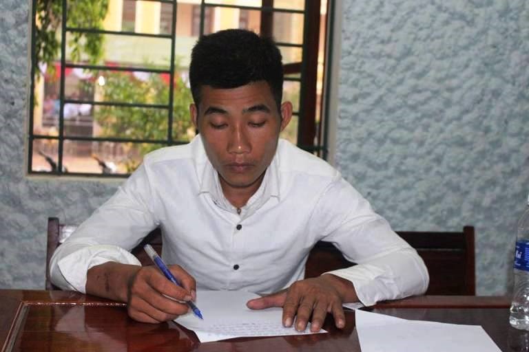 Đập vỡ cửa, cướp tiền 2 mẹ con người gác chắn đường tàu - 1