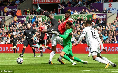 Chi tiết Swansea - MU: &#34;Quỷ đỏ&#34; đại phá Liberty (KT) - 9