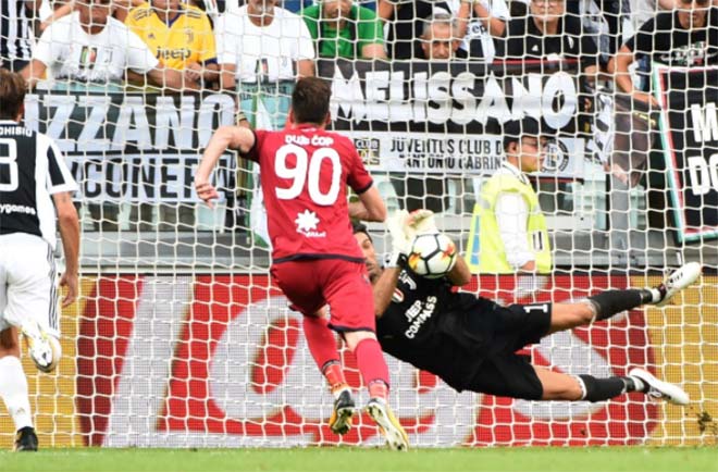 Juventus – Cagliari: Buffon trổ tài, tam tấu bùng nổ - 1