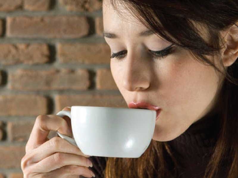Uống cà phê giúp kéo dài tuổi thọ - 1