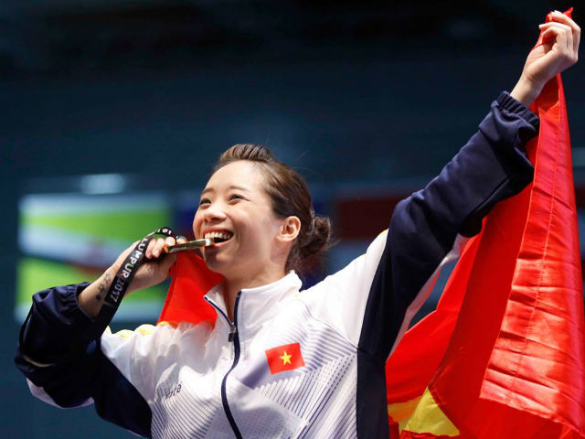 Clip Thúy Vi nhận HCV SEA Games: Quốc ca hào hùng, triệu người mừng rỡ