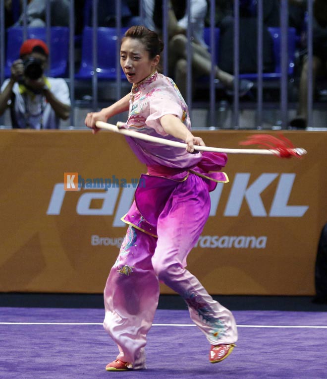 Vang dội SEA Games: &#34;Cô gái vàng&#34; Dương Thúy Vi giành 2 HCV wushu - 7